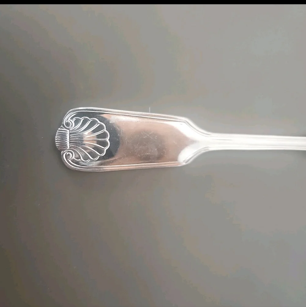 RARE Wallace GRANDE HOTEL Stainless 18/10 Shell Silverware Gravy Ladle spoon